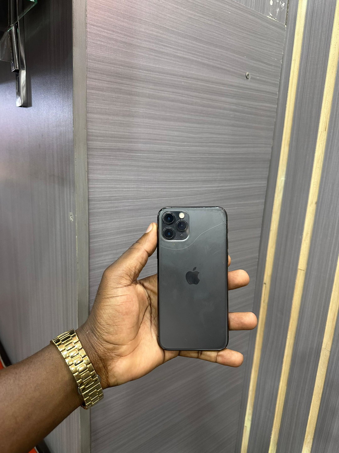 iPhone 11Pro and ProMax11 1.3 Pro at 1.15M loan available 