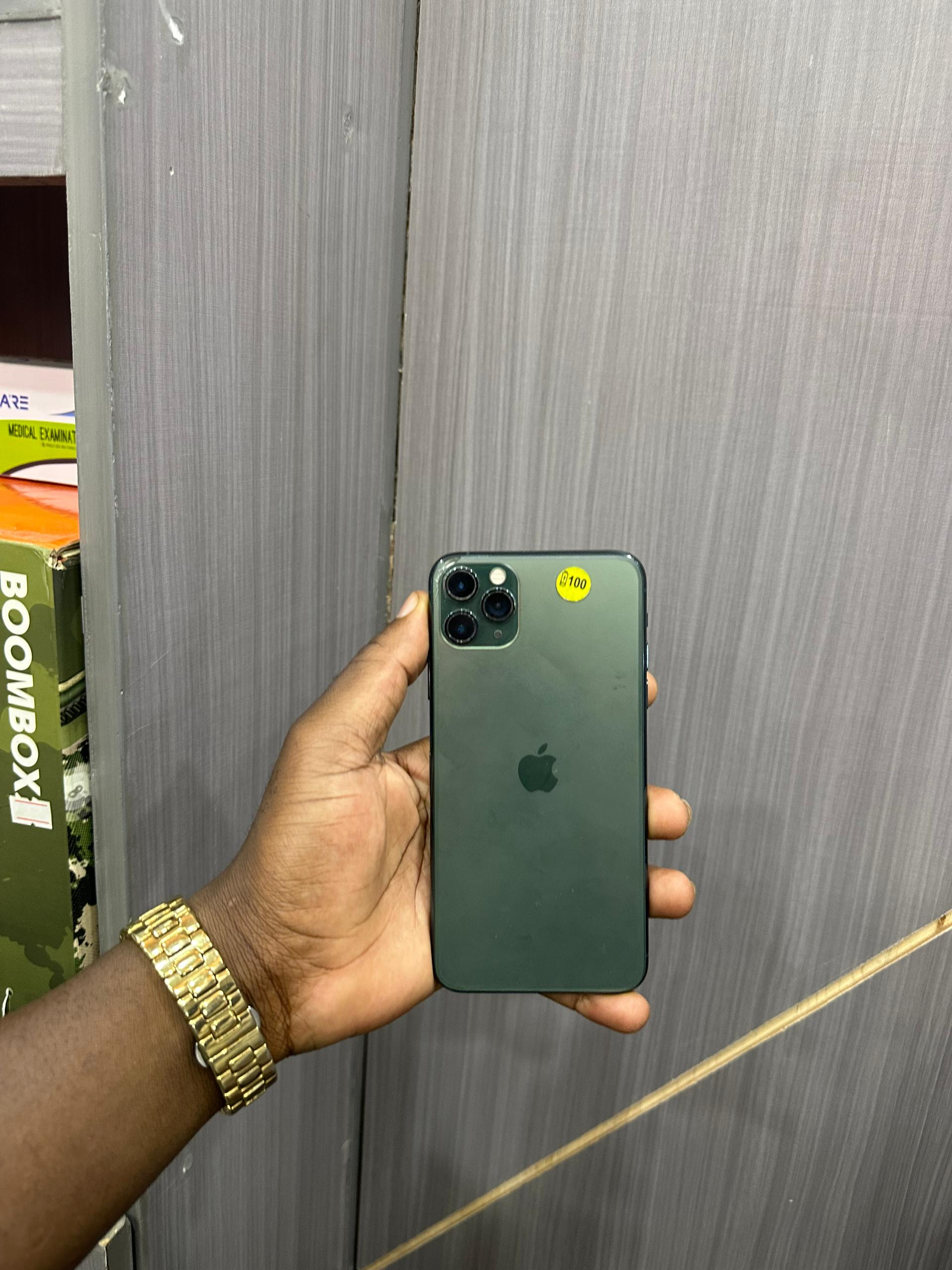 iPhone 11Pro and ProMax11 1.3 Pro at 1.15M loan available _5