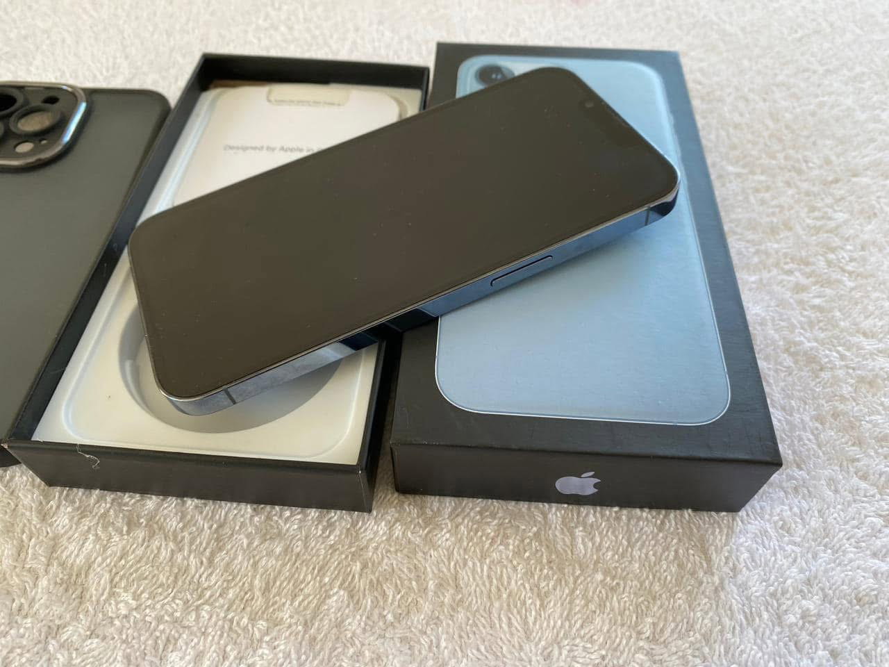 iPhone 13Pro 2.2M and 13ProMax 2.65M loan available _8