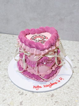 Vintage Heart cake 
