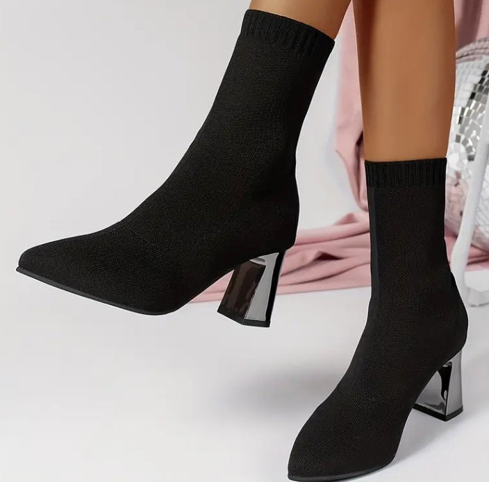 Pointed-Toe Ankle Boots_1