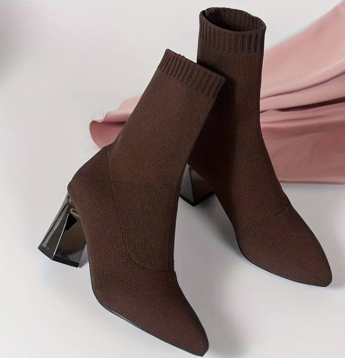 Pointed-Toe Ankle Boots_0