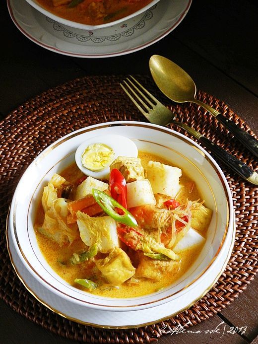 LONTONG SAYUR