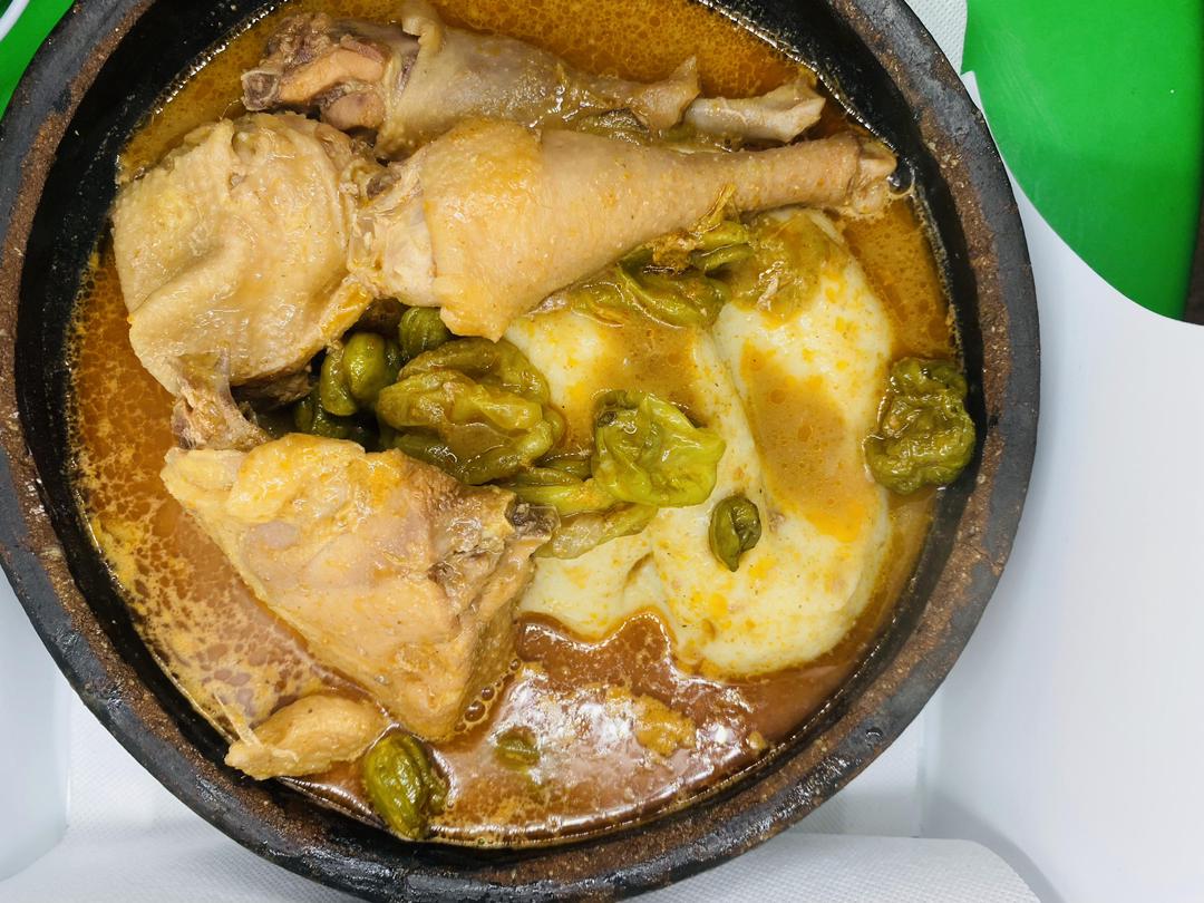 Fufu + sauce arachides et poulet 
