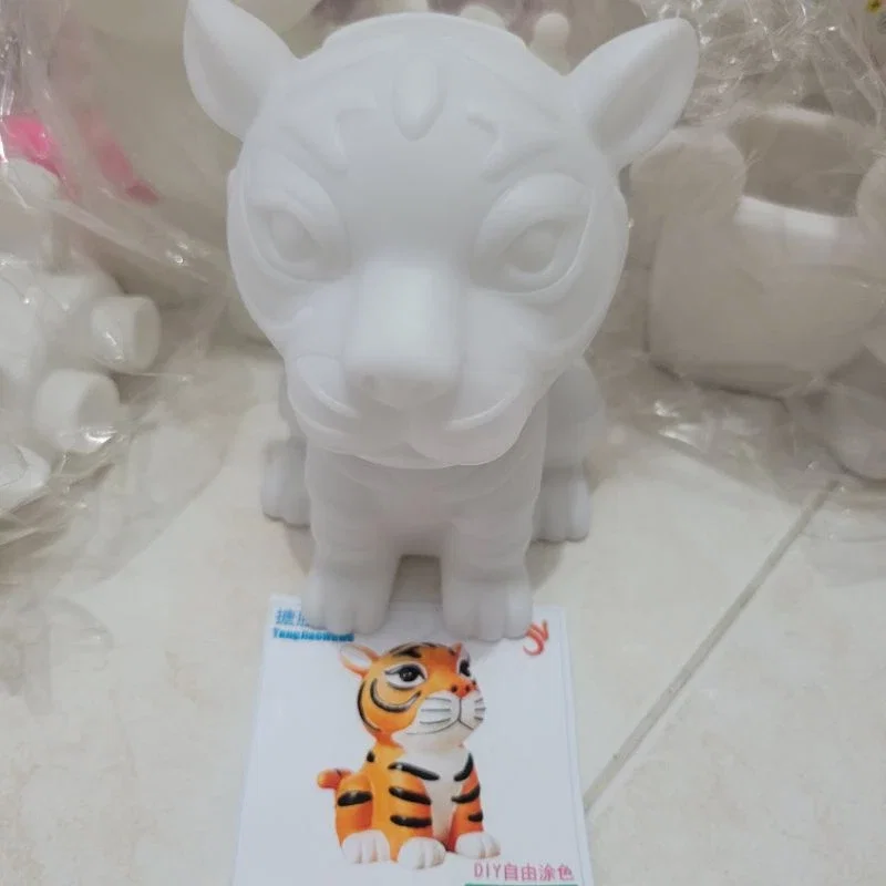 DIY God of Fortune CNY Piggybank Painting_6