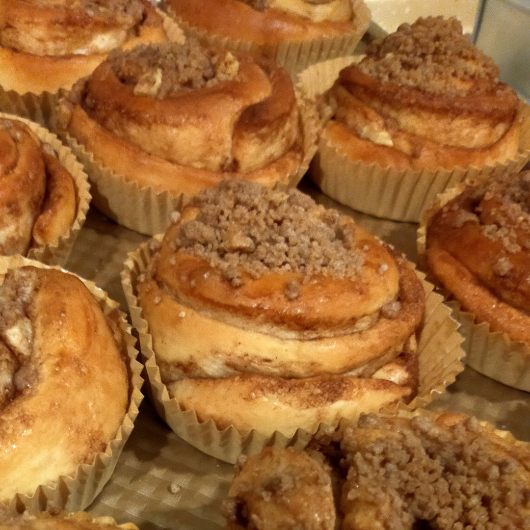 Cinnamon Rolls (2pcs)