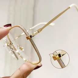 LUNETTE AVEC STRASS