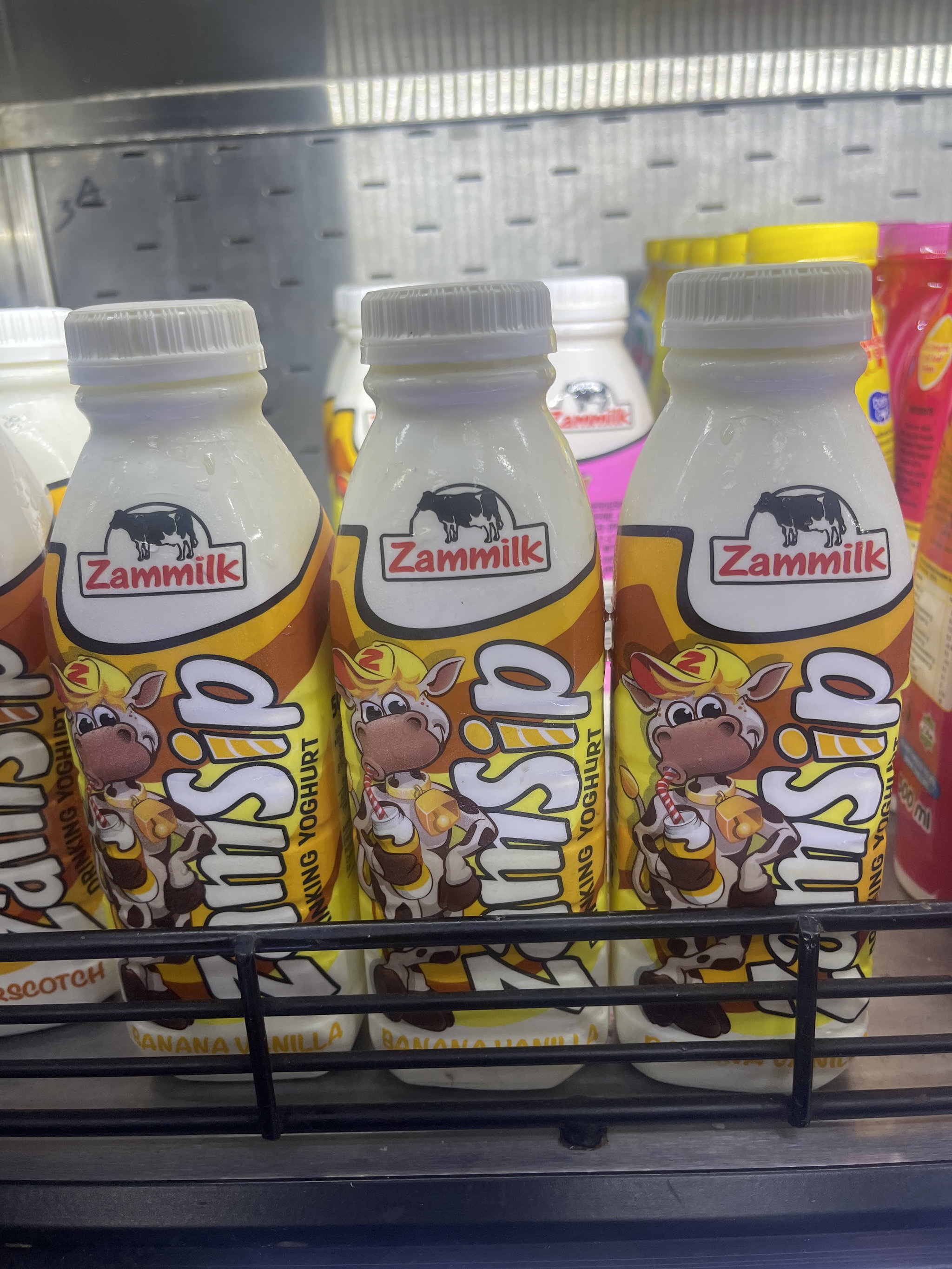 Zamsip Banana Vanilla Drinking Yoghurt 500 Ml_0