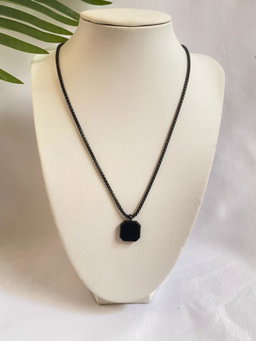 Collier Médaillon Noir