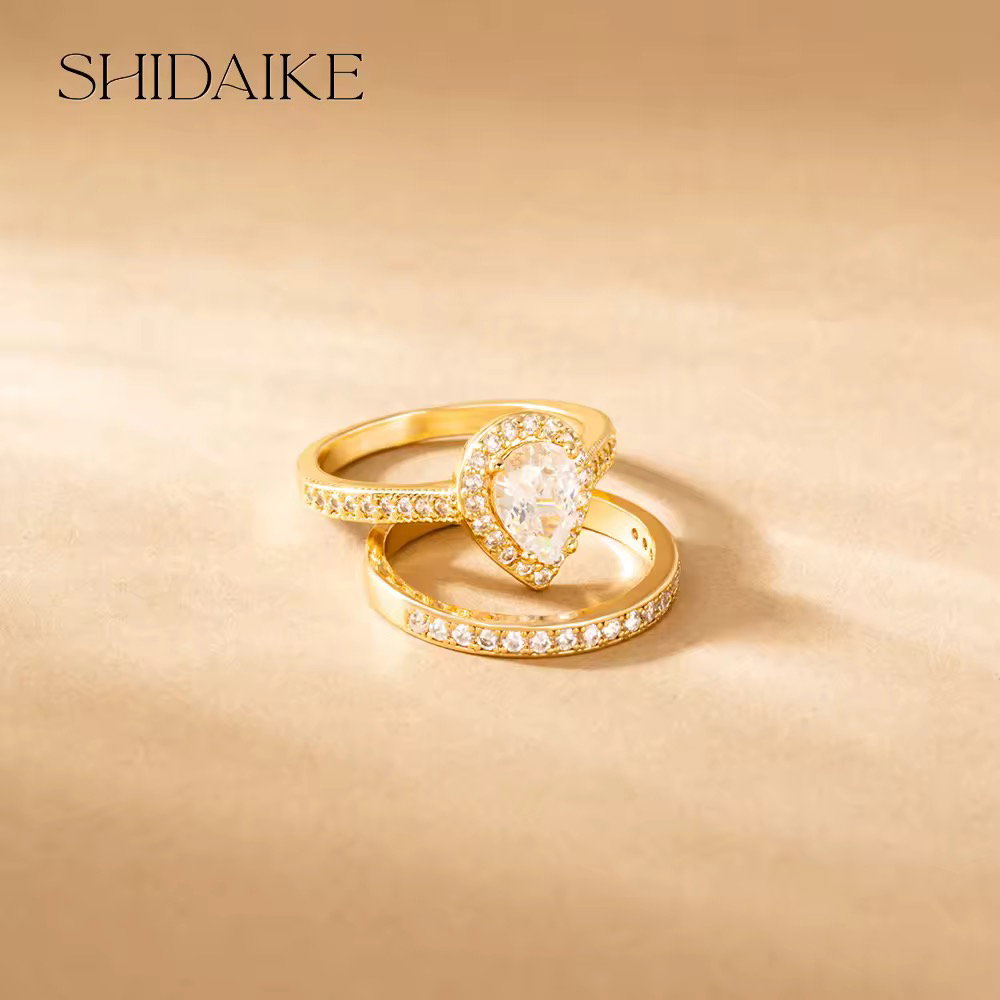 Hot Selling Women's Fashionable Micro-Set Sparkling Diamond Zircon Brass Drop-Shaped Rings For Marriage Proposals