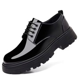 Men's Formal Business Casual British Leather Dress Shoes Comfortable Flat Light with Thick-Soled Patent Leather Autumn Features