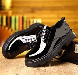 Men's Formal Business Casual British Leather Dress Shoes Comfortable Flat Light with Thick-Soled Patent Leather Autumn Features