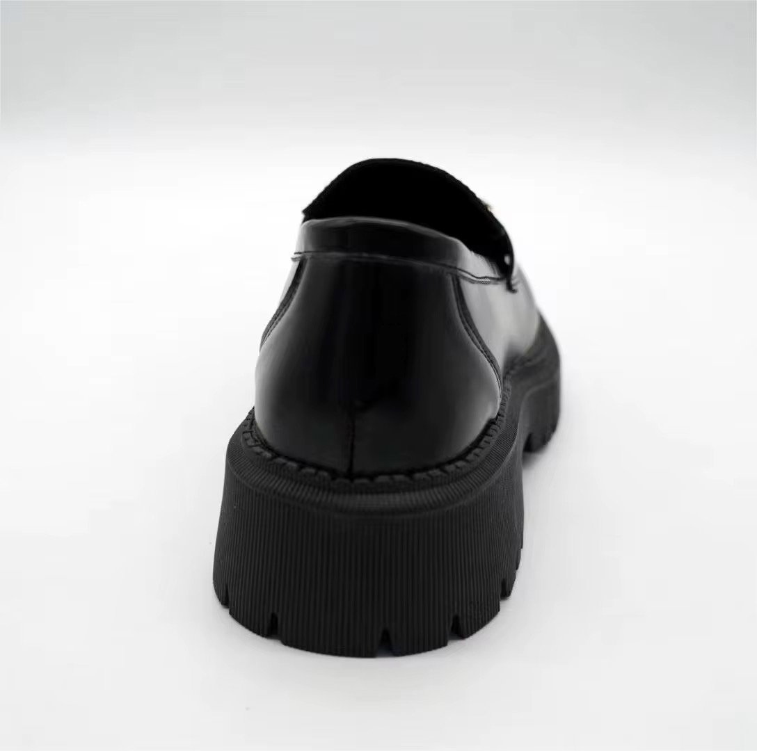 Classic Comfort Slip-On Women Shoes: Elegant and Practical PU Leather Office Shoes_1