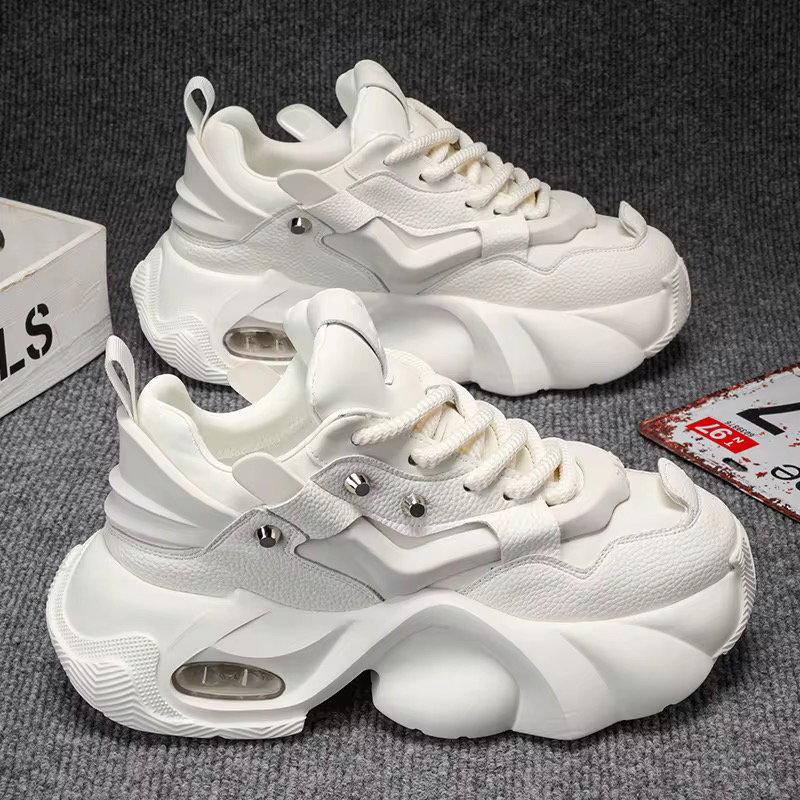 The Latest Style in Popular White and Black Is the Wearable Platform Soles for Casual Men_0