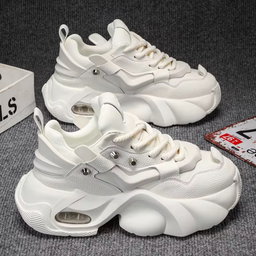 The Latest Style in Popular White and Black Is the Wearable Platform Soles for Casual Men