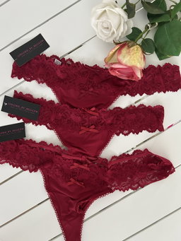 Utterly Ravishing -The crimson kiss-collection