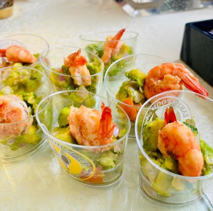 Avocat crevettes , plateau de 8 personnes_0