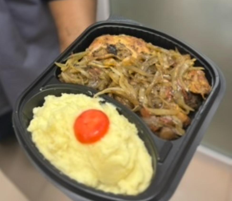 Purée de pomme de terre poulet sauté_0