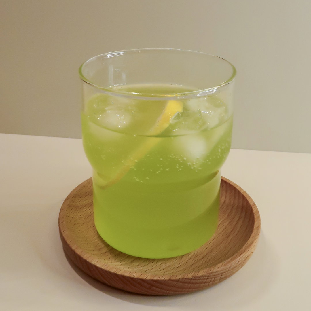 Iced Cucumber Lemonade Fizz 