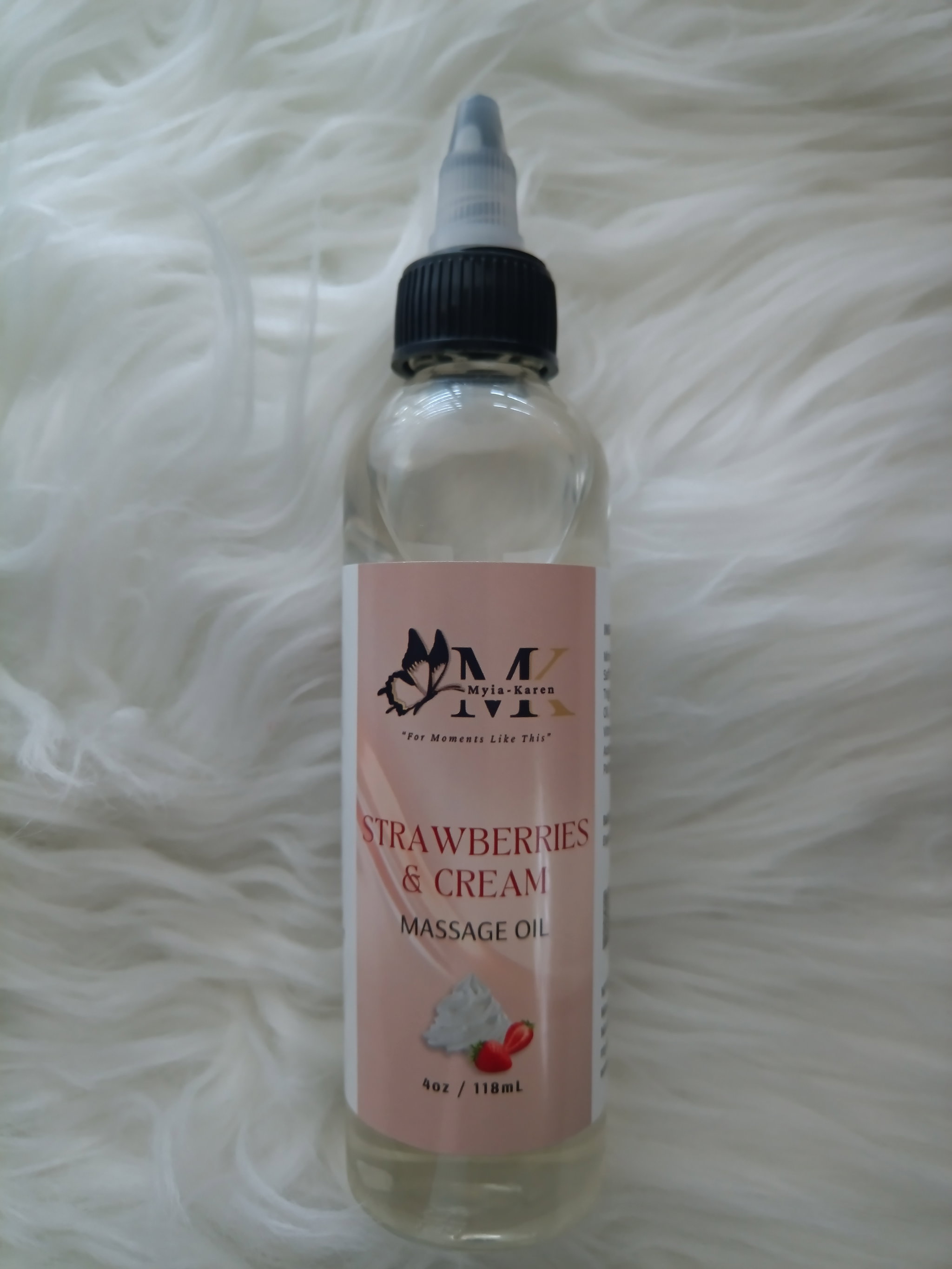 Strawberries & Cream Massage Oil_1