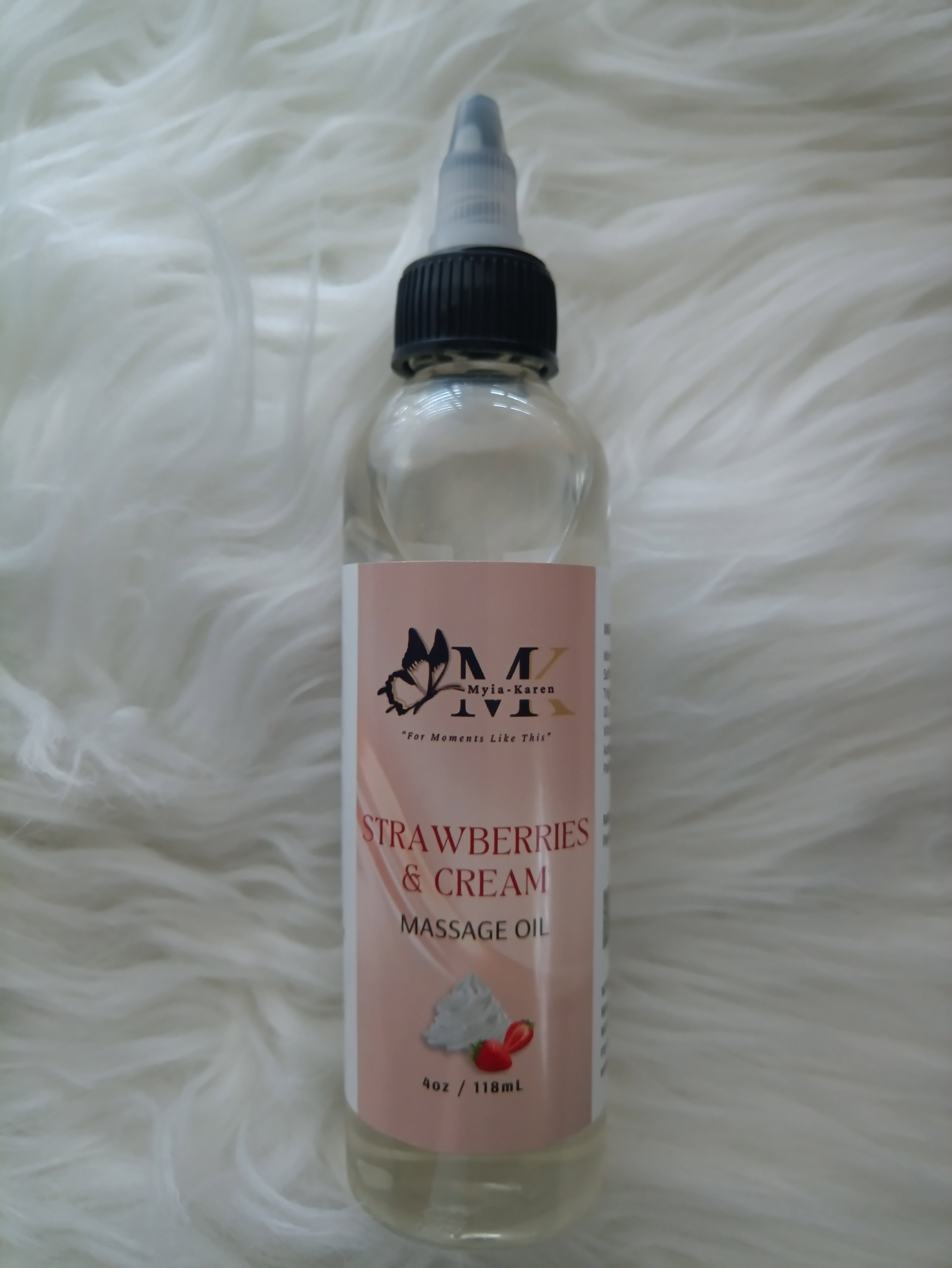 Strawberries & Cream Massage Oil_1