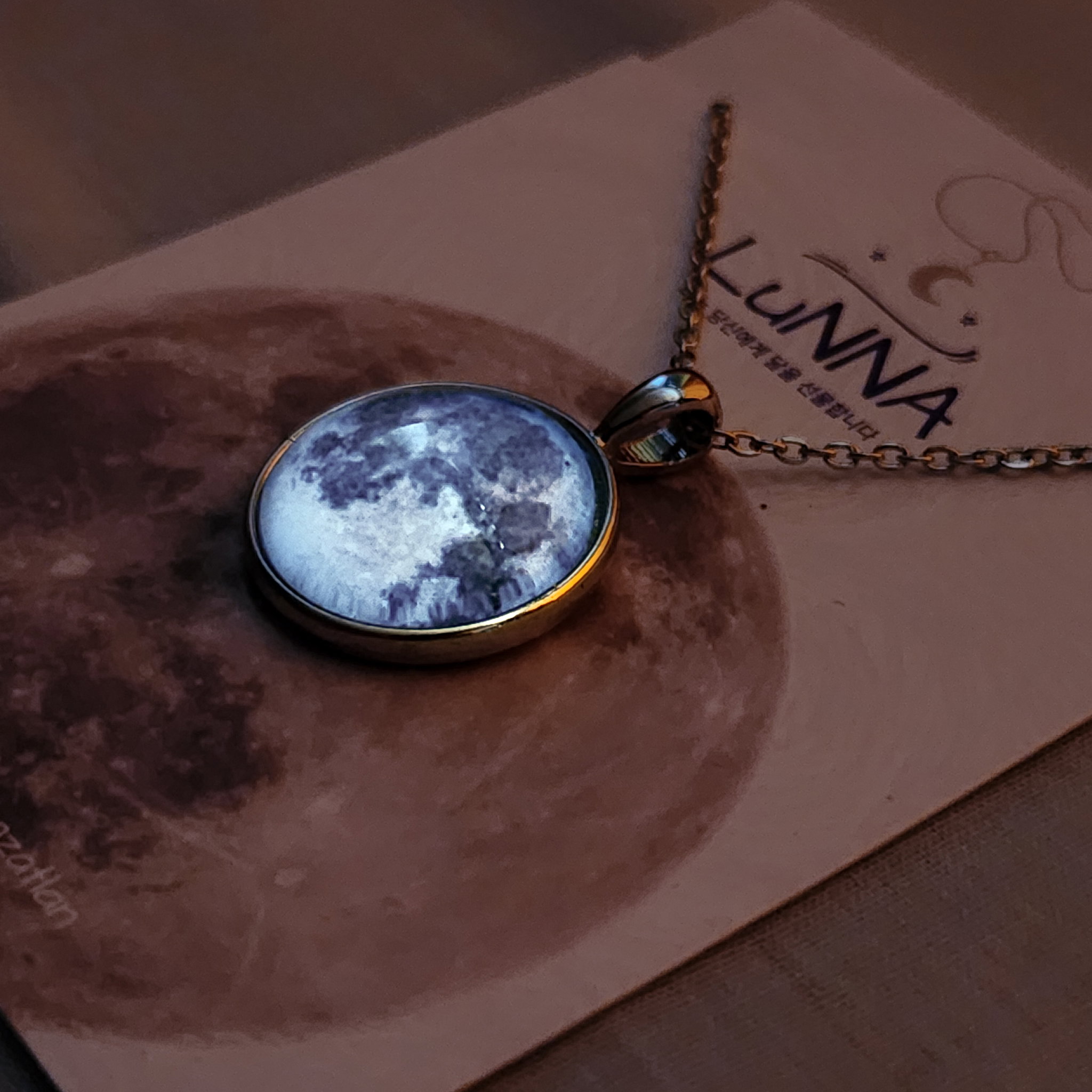 Collar de luna ~ Brilla en la oscuridad _0