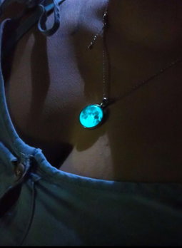 Collar de luna ~ Brilla en la oscuridad 