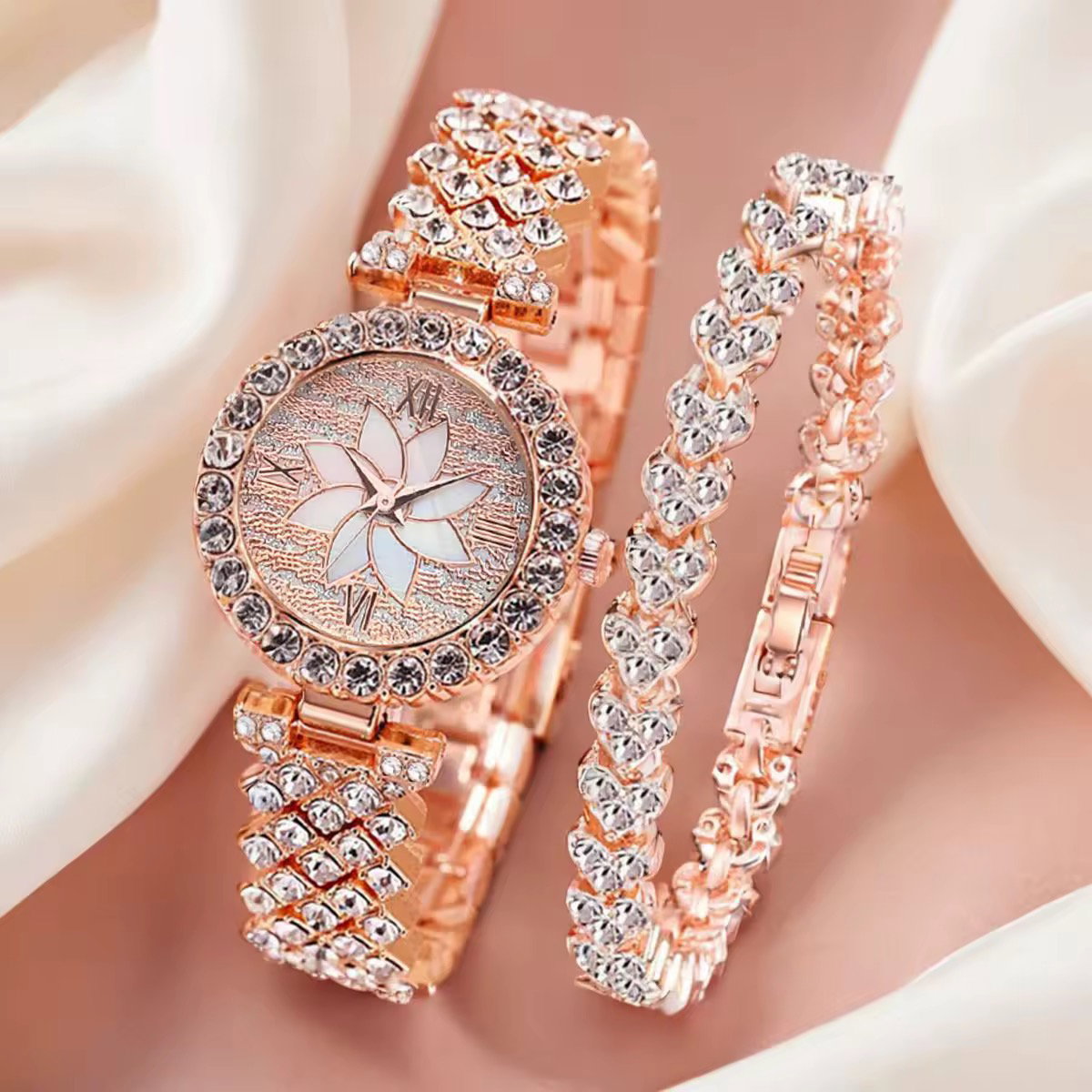 Luxury Women's Quartz Watch with Diamond Small Dial and Bracelet Creative Diamond Quartz Watch Girls Hand Chain Watch_0