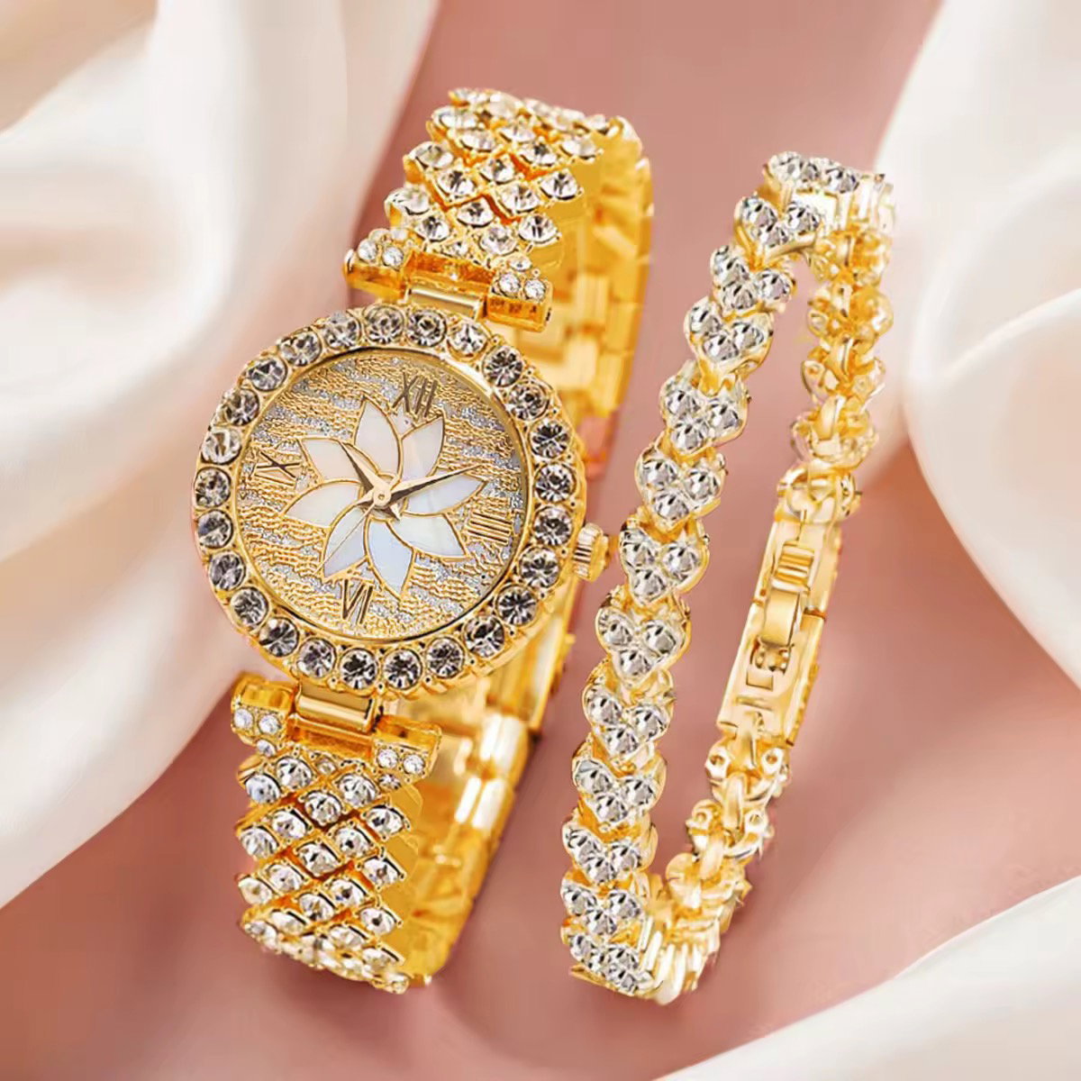 Luxury Women's Quartz Watch with Diamond Small Dial and Bracelet Creative Diamond Quartz Watch Girls Hand Chain Watch_3