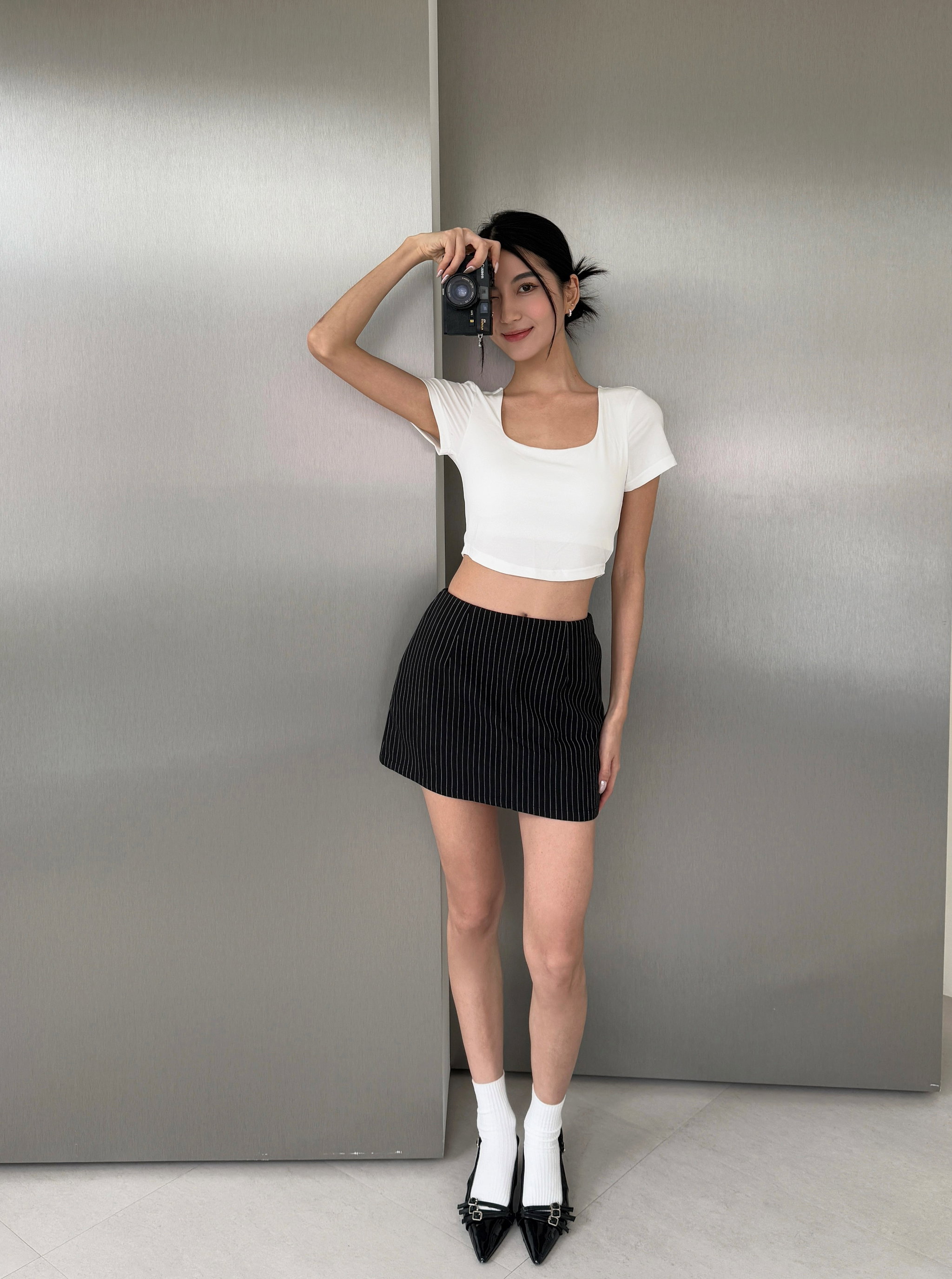 SLOANE LUXE SKORT | BLACK PINSTRIPE_0