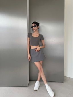 SLOANE LUXE SKORT | CLASSIC GREY