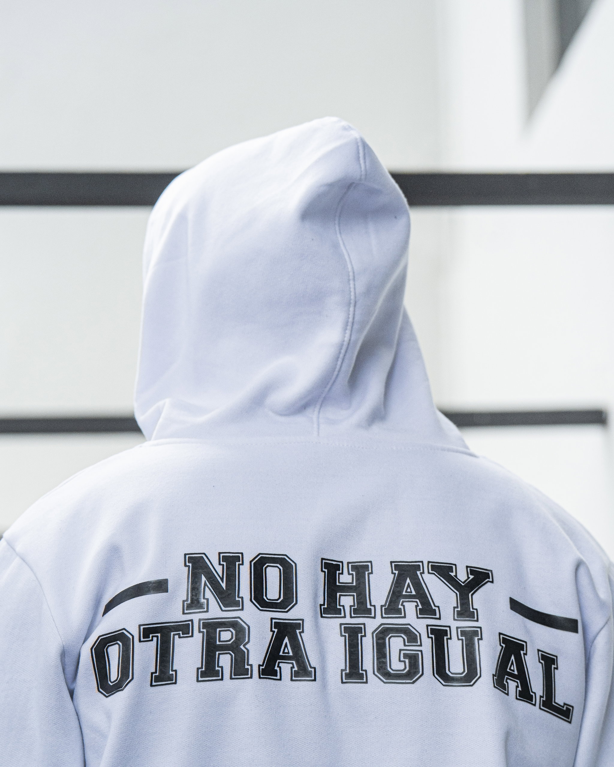 Hoodie La 79 No Hay Otra Igual - Blanca_7