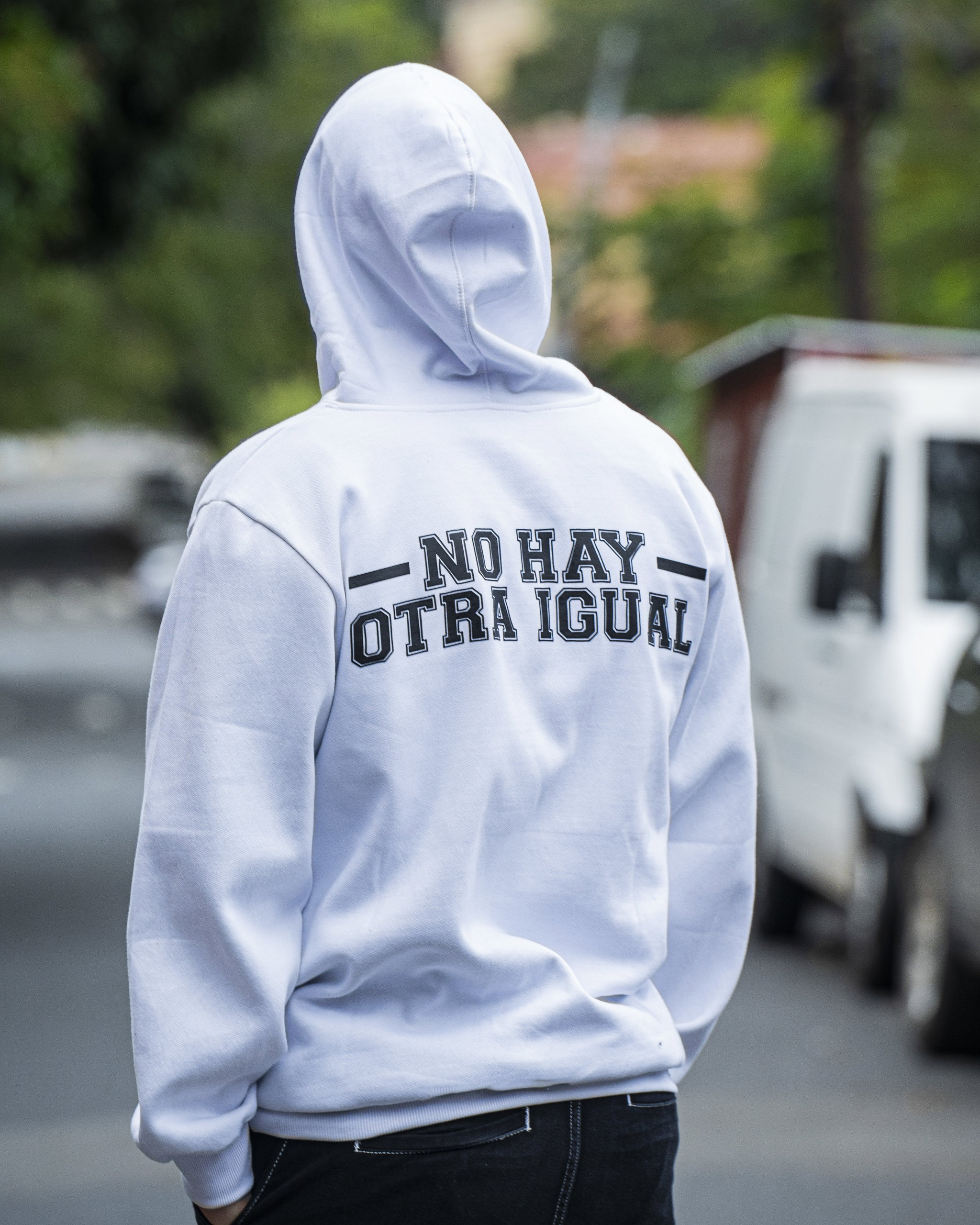 Hoodie La 79 No Hay Otra Igual - Blanca_5