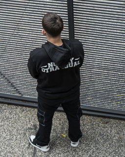 Hoodie La 79 No Hay Otra Igual - Negra