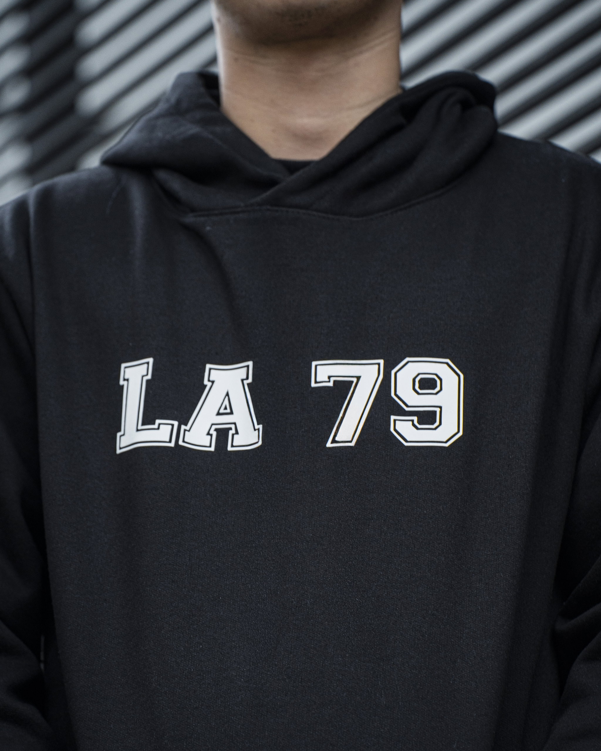 Hoodie La 79 No Hay Otra Igual - Negra_1