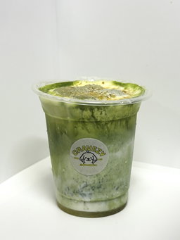 matcha latte with crème brûlée cold foam
