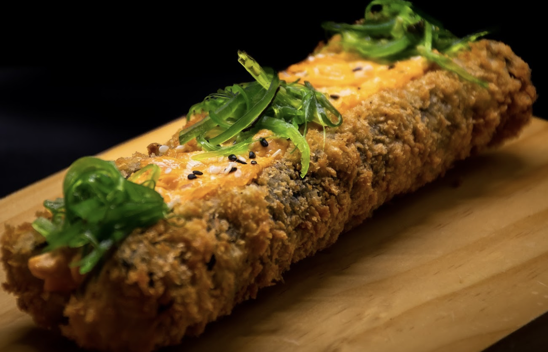 Burrito de Salmón: Rollo Crocante (Salmon Burrito: Crispy Roll)