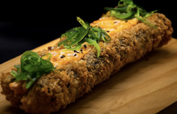 Burrito de Salmón: Rollo Crocante  (Salmon Burrito: Crispy Roll)