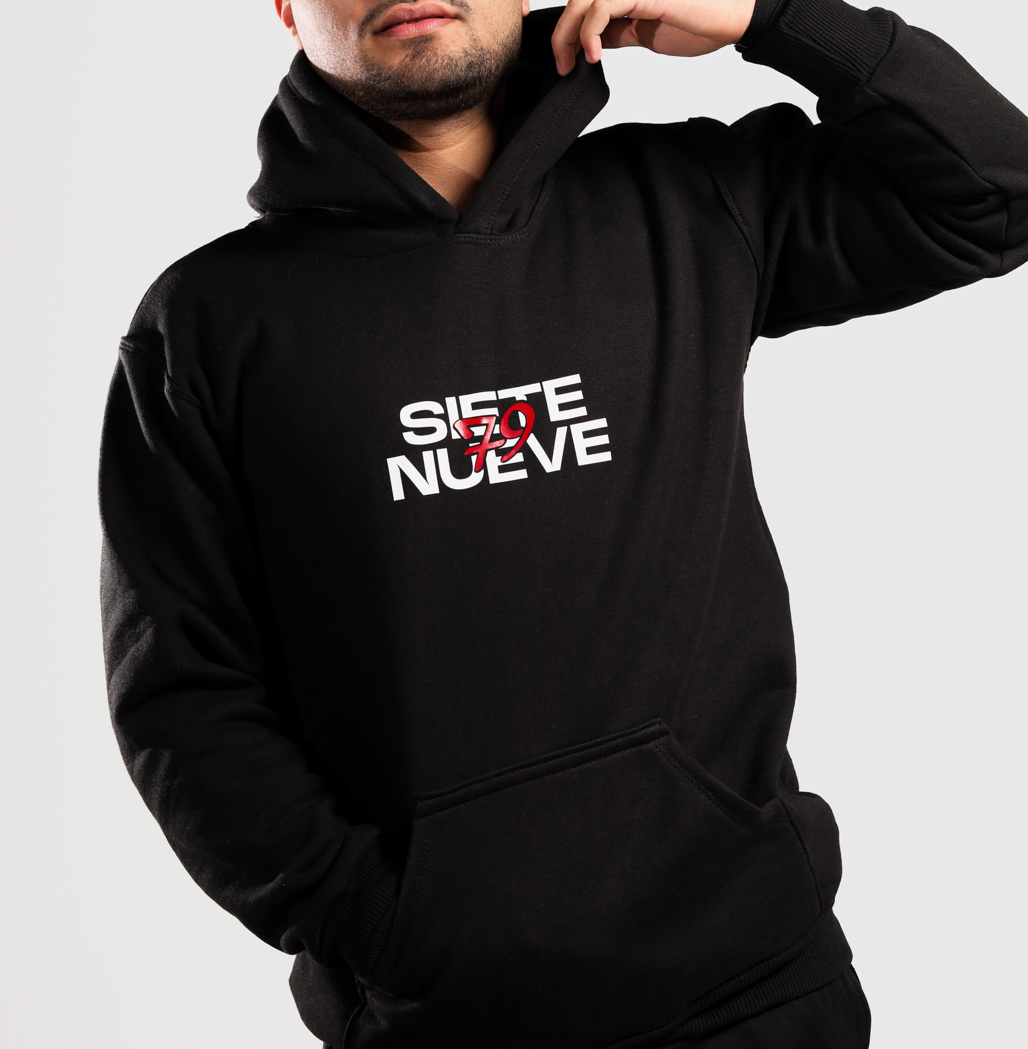 Hoodie Siete Nueve - Negra_3