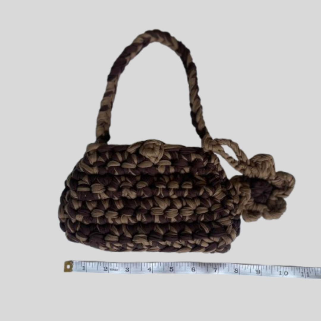 Two Toned Mini Wristlet Bag with Flower Charm_2
