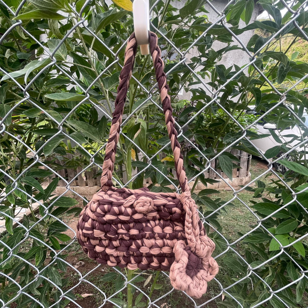Two Toned Mini Wristlet Bag with Flower Charm_3