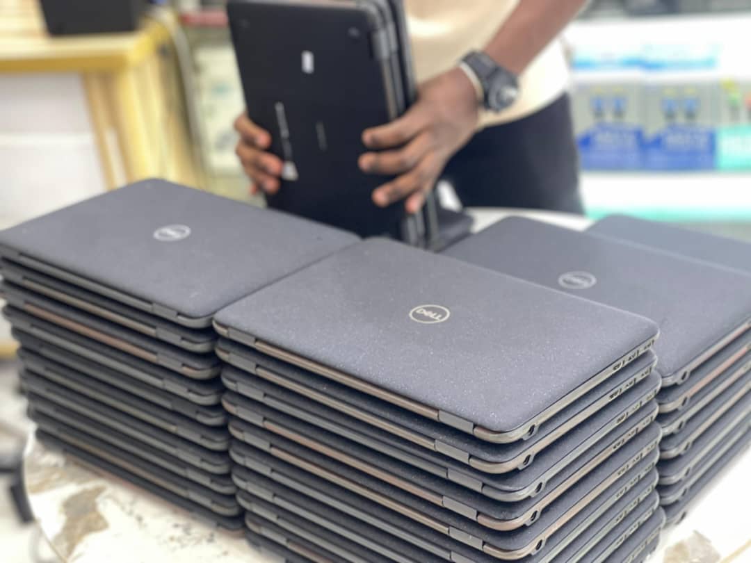 Intel, 4gb ram, 128gb- Simple, Fast & Affordable!_0