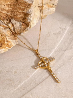 Collier en croix et cœur- Pour affirmer votre foi chrétienne.