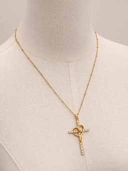 Collier en croix et cœur- Pour affirmer votre foi chrétienne.