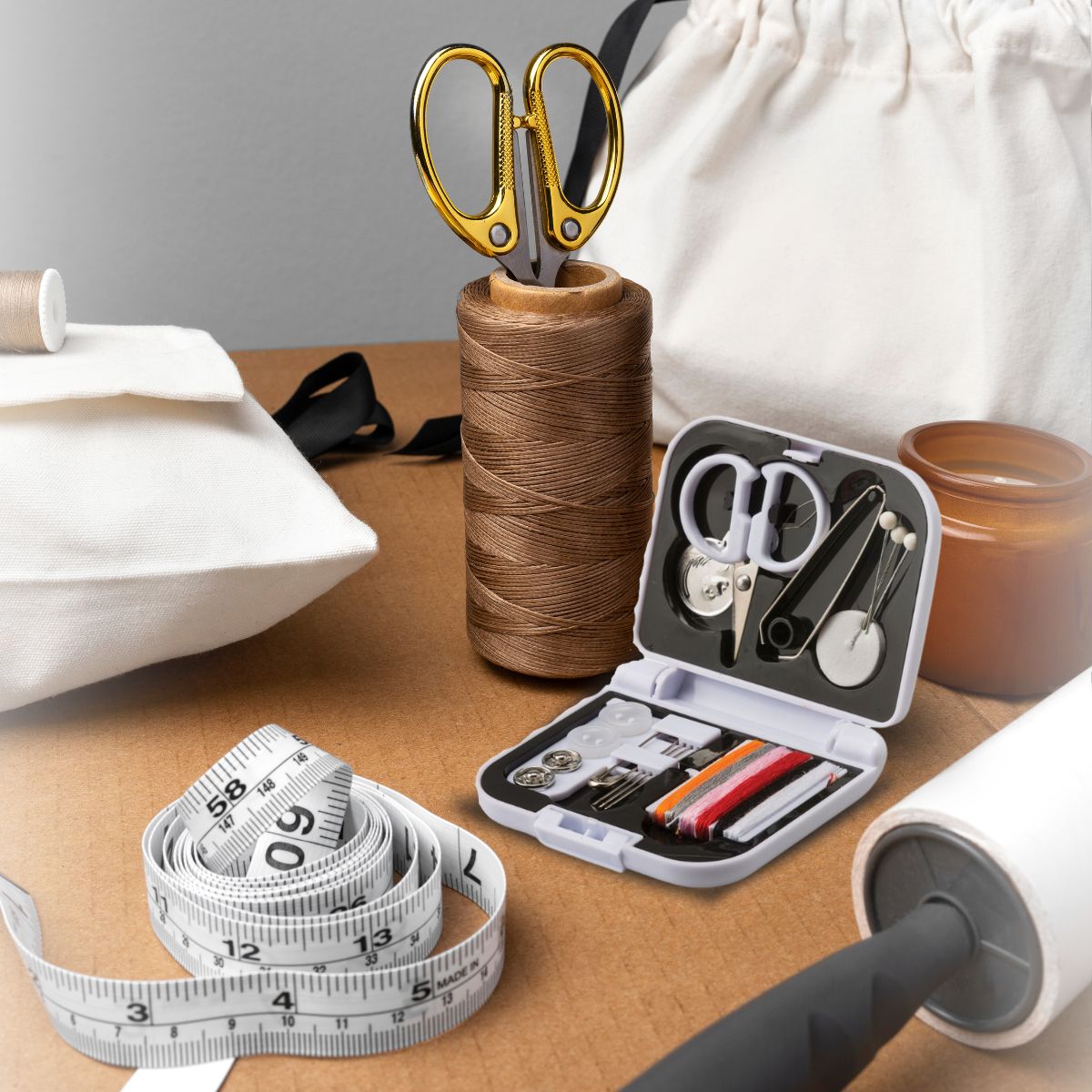 Easy Care Sewing Kit - White_0