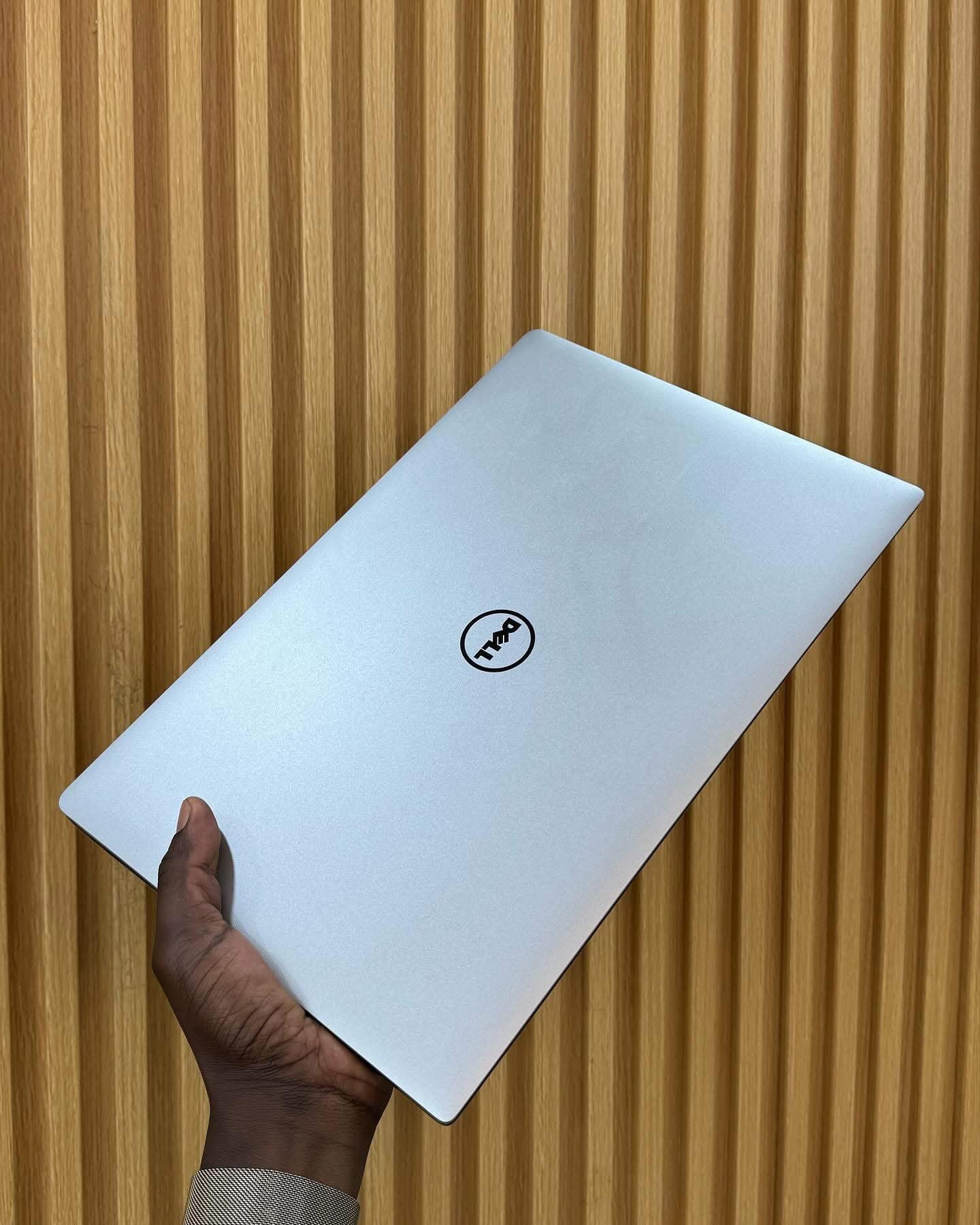 Dell Precision 5520_1