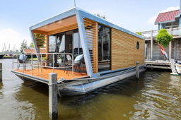 🌊 Floating House FH30 – 30㎡ | Modern Living on Water