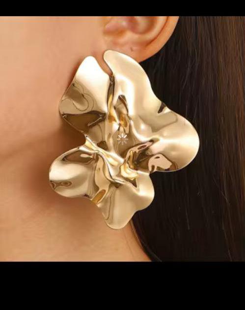 Boucle d'oreilles fleur dorée _0