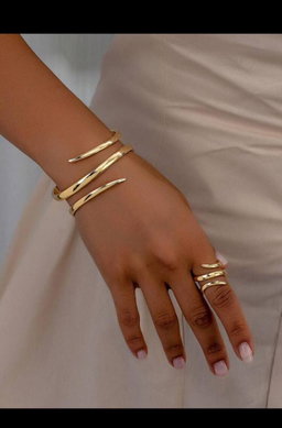 Bracelet et bague dorés 