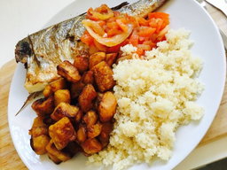 Attiéké + Aloco et Poisson Silvi - GBEGAMEY